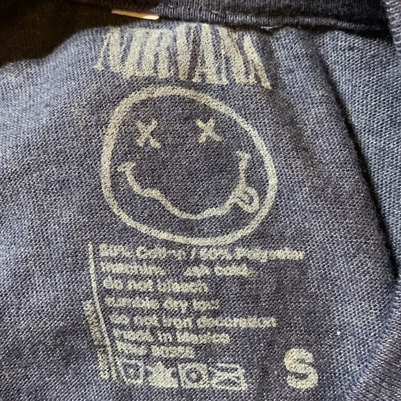 Nirvana Blue and Yelle T-shirt size small, good condition - Picture 3 of 3